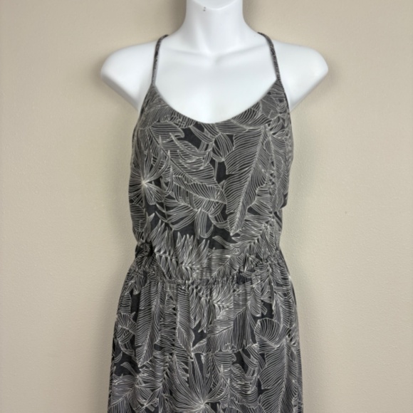 Prana Ayla Dress in Gray Leaf Pattern - Size Medium - Picture 2 of 8